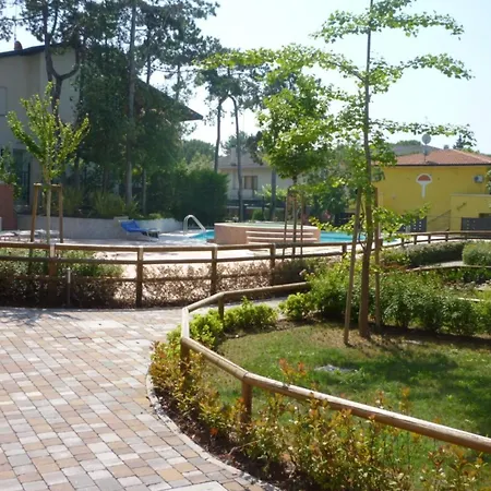 Tastefully Furnished Flat With Pool And Area Appartement *